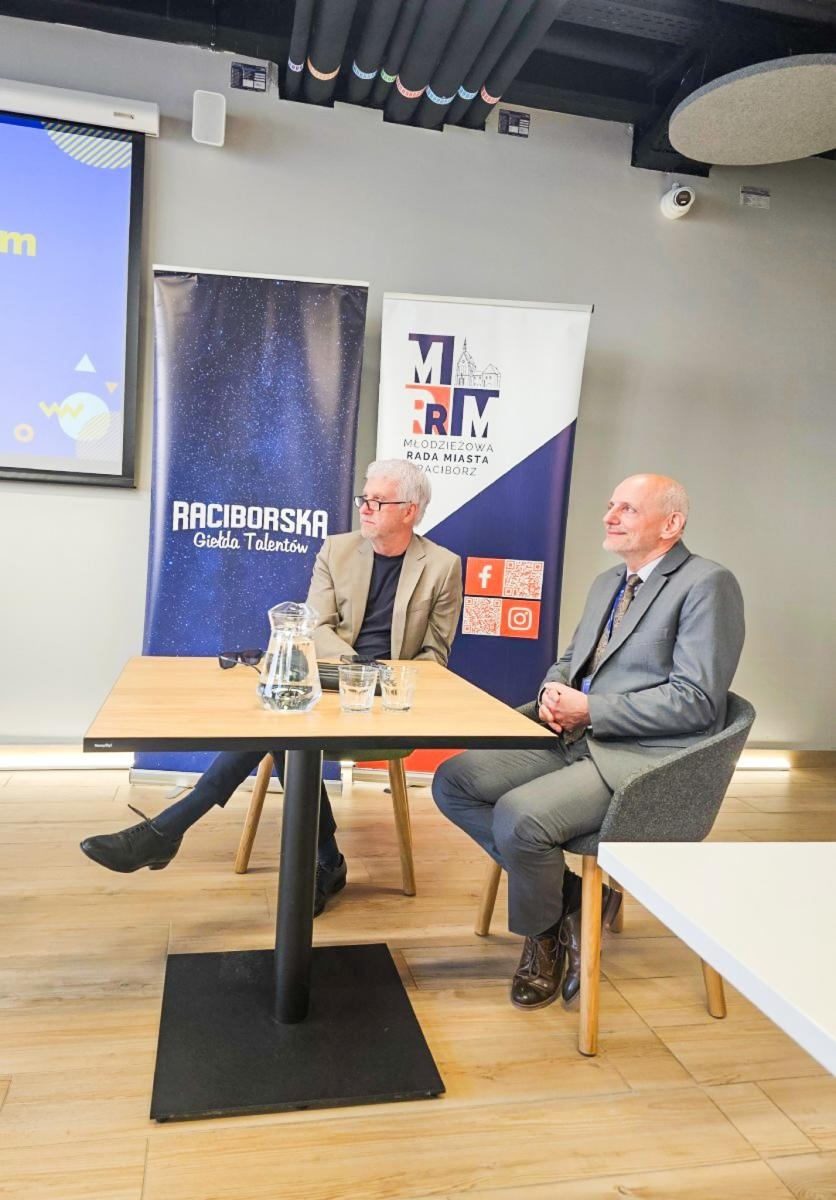 Zdjęcie w galerii na portalu naszraciborz.pl: Młodzi mają głos. III Raciborskie Forum Samorządów Uczniowskich w Urban Lab wiadomości z regionu