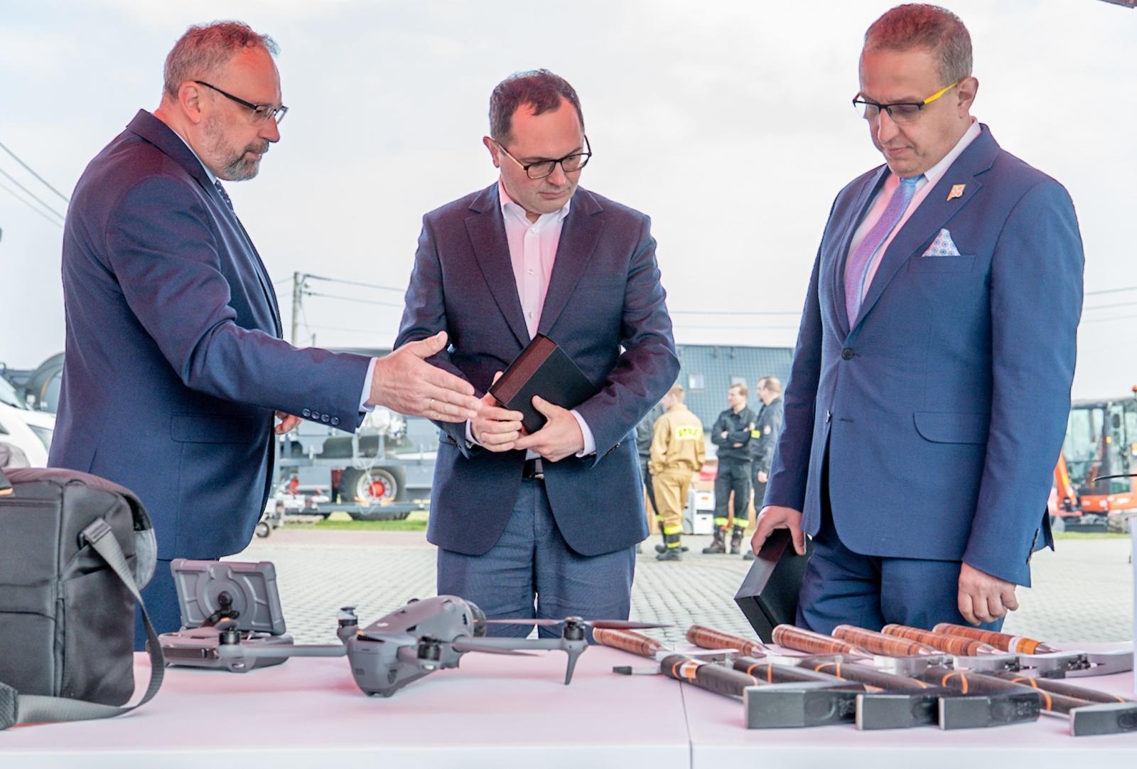 Zdjęcie w galerii na portalu naszraciborz.pl: Nowoczesny sprzęt dla Gminy Nędza. Milion złotych na bezpieczeństwo mieszkańców wiadomości z regionu