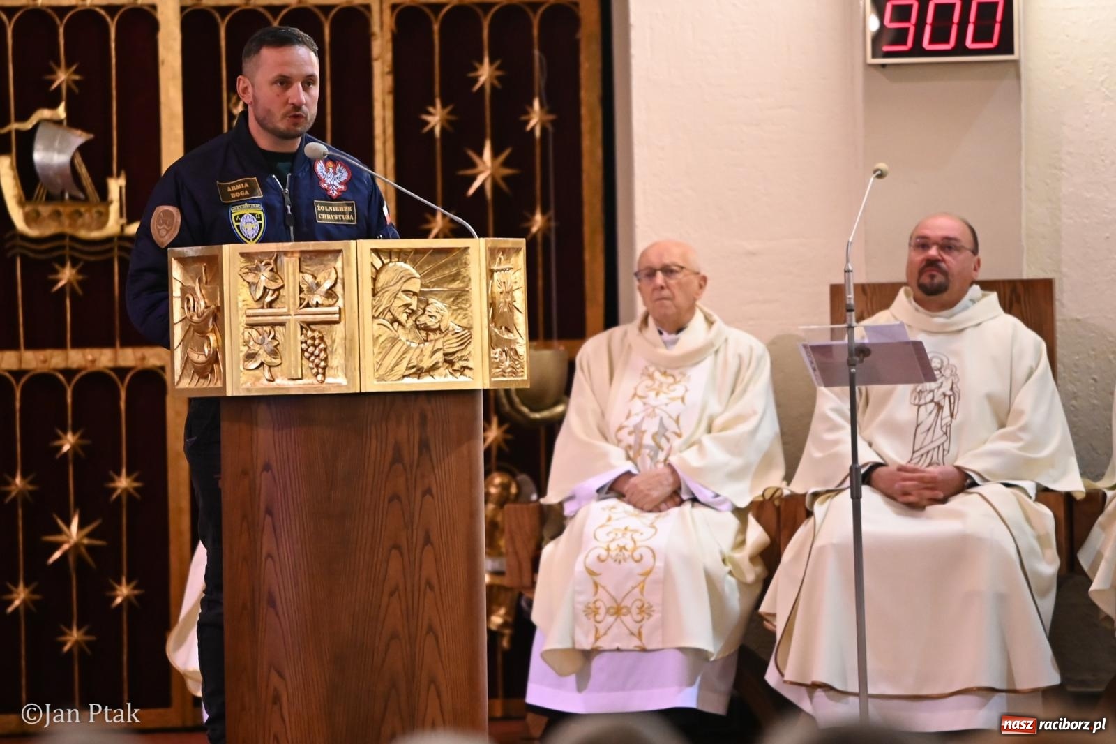 Zdjęcie w galerii na portalu naszraciborz.pl: Mija pięć lat od poświęcenia kaplicy wieczystej adoracji przy kościele NSPJ. Wprowadzono relikwie św. Ojca Pio wiadomości z regionu