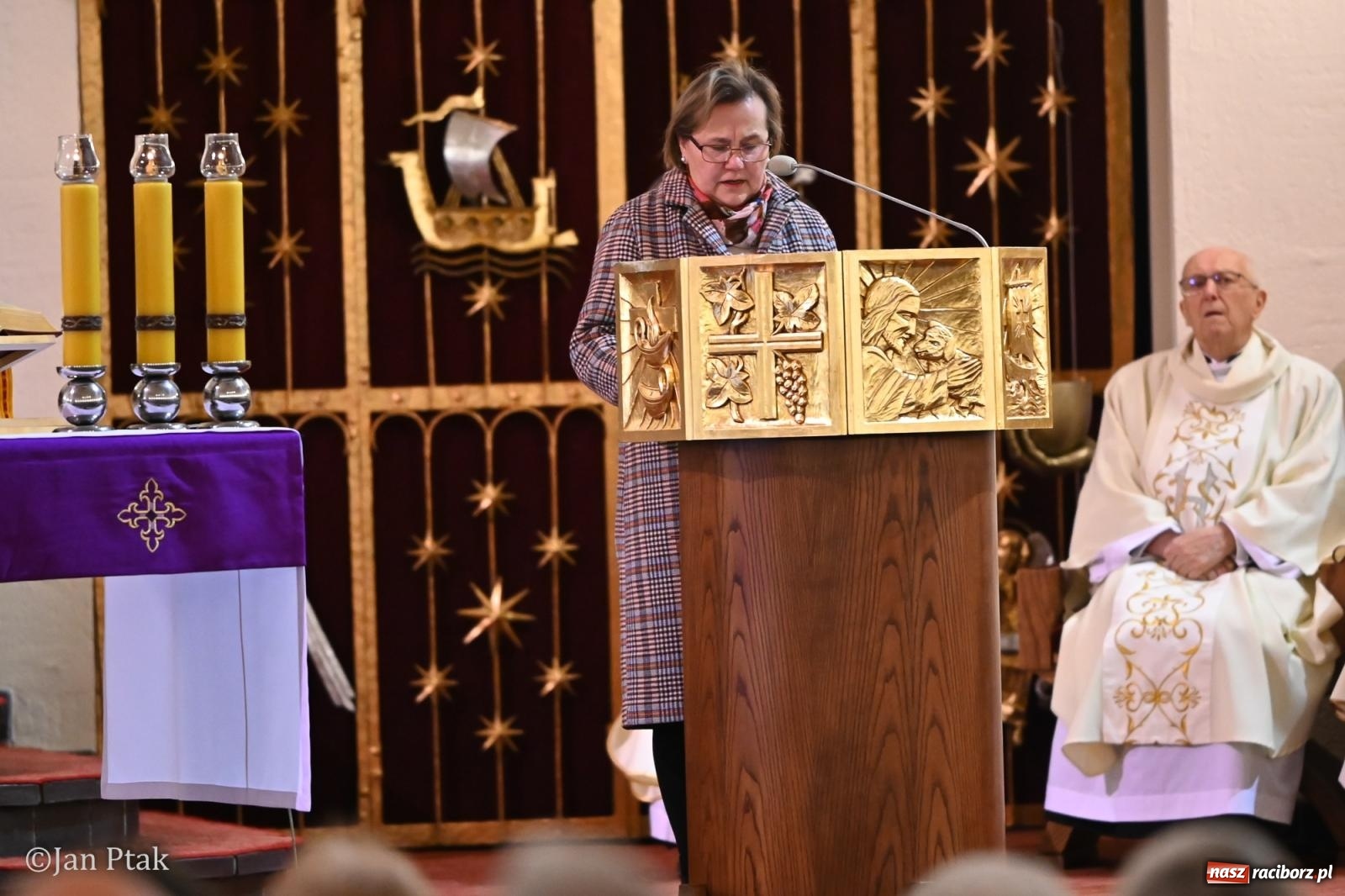 Zdjęcie w galerii na portalu naszraciborz.pl: Mija pięć lat od poświęcenia kaplicy wieczystej adoracji przy kościele NSPJ. Wprowadzono relikwie św. Ojca Pio wiadomości z regionu