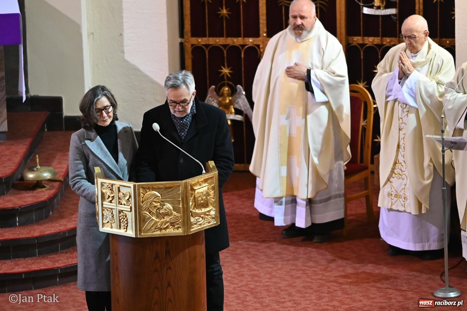 Zdjęcie w galerii na portalu naszraciborz.pl: Mija pięć lat od poświęcenia kaplicy wieczystej adoracji przy kościele NSPJ. Wprowadzono relikwie św. Ojca Pio wiadomości z regionu