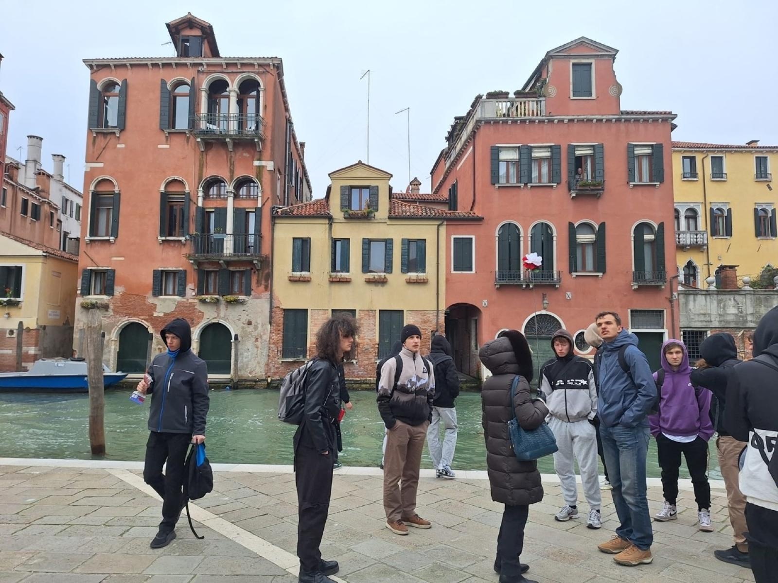 Zdjęcie w galerii na portalu naszraciborz.pl: Toskańska odyseja raciborskiego Mechanika. Tydzień we Włoszech pełen wyzwań i humoru wiadomości z regionu