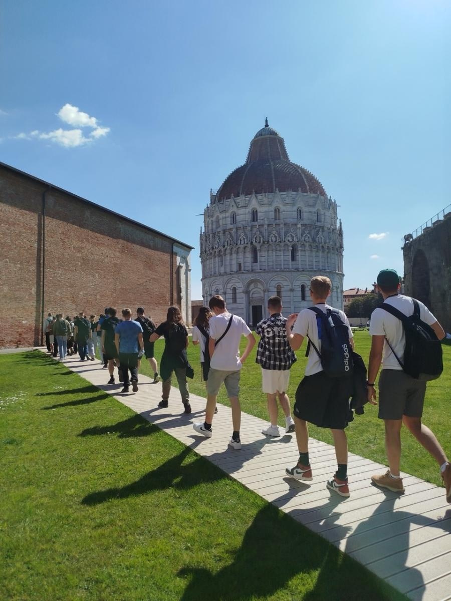 Zdjęcie w galerii na portalu naszraciborz.pl: Toskańska odyseja raciborskiego Mechanika. Tydzień we Włoszech pełen wyzwań i humoru wiadomości z regionu