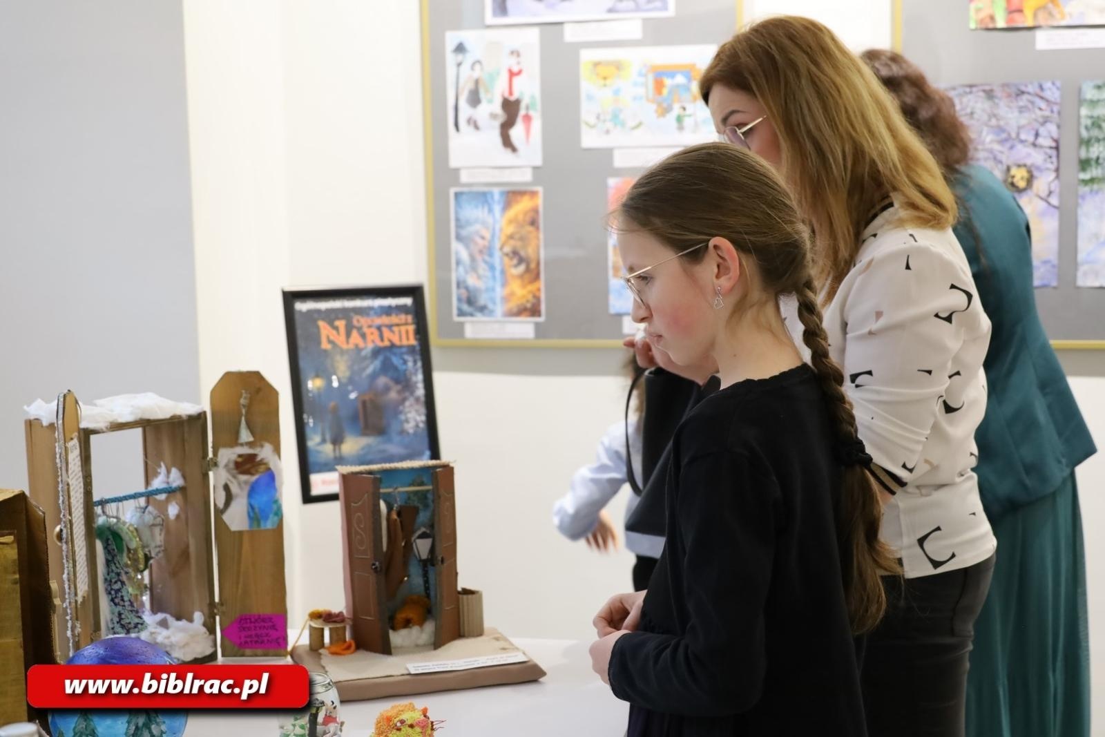 Zdjęcie w galerii na portalu naszraciborz.pl: Ogólnopolski Konkurs Plastyczny Opowieści z Narnii rozstrzygnięty wiadomości z regionu