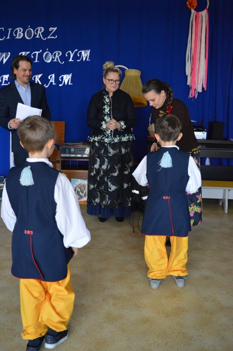 Zdjęcie w galerii na portalu naszraciborz.pl: Racibórz – miasto, w którym mieszkam. Konkurs międzyprzedszkolny pełen wiedzy i zabawy wiadomości z regionu