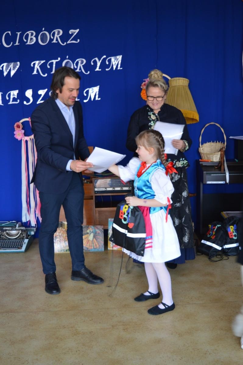 Zdjęcie w galerii na portalu naszraciborz.pl: Racibórz – miasto, w którym mieszkam. Konkurs międzyprzedszkolny pełen wiedzy i zabawy wiadomości z regionu