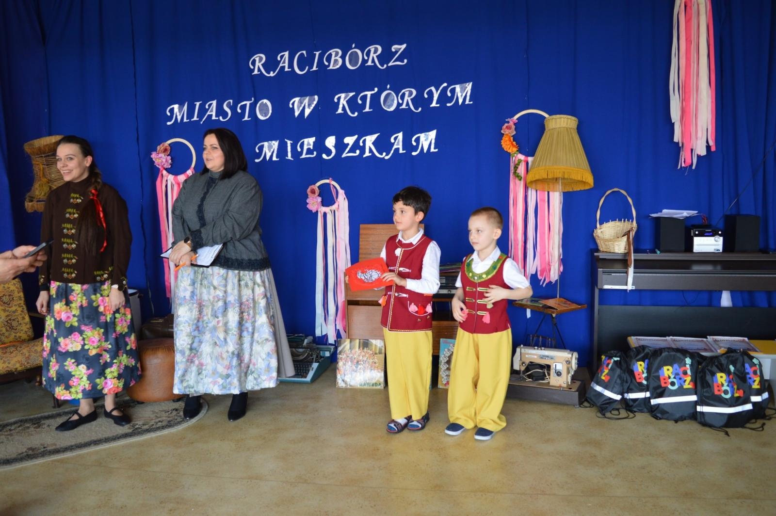 Zdjęcie w galerii na portalu naszraciborz.pl: Racibórz – miasto, w którym mieszkam. Konkurs międzyprzedszkolny pełen wiedzy i zabawy wiadomości z regionu