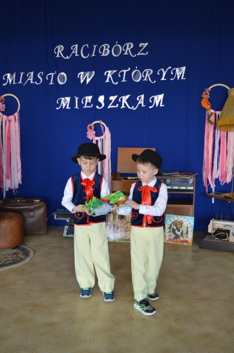 Zdjęcie w galerii na portalu naszraciborz.pl: Racibórz – miasto, w którym mieszkam. Konkurs międzyprzedszkolny pełen wiedzy i zabawy wiadomości z regionu