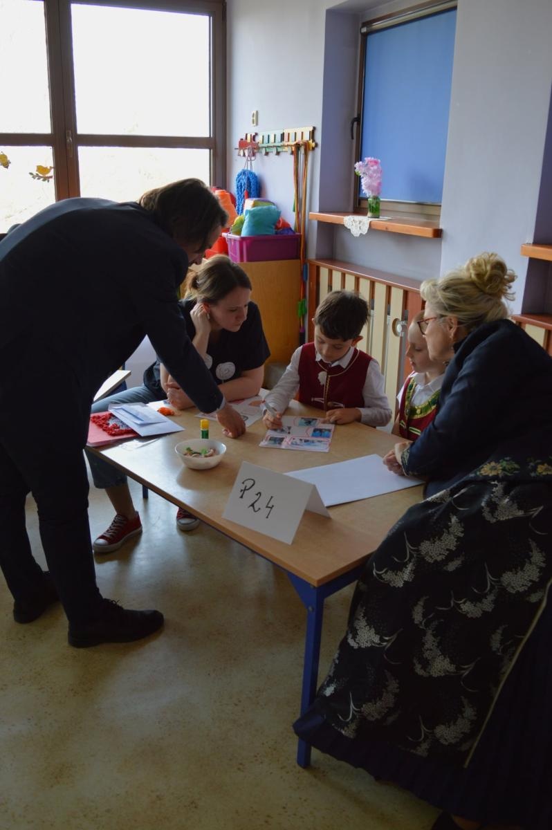 Zdjęcie w galerii na portalu naszraciborz.pl: Racibórz – miasto, w którym mieszkam. Konkurs międzyprzedszkolny pełen wiedzy i zabawy wiadomości z regionu