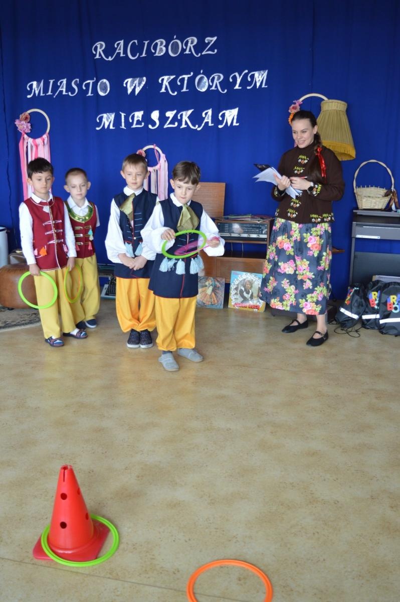 Zdjęcie w galerii na portalu naszraciborz.pl: Racibórz – miasto, w którym mieszkam. Konkurs międzyprzedszkolny pełen wiedzy i zabawy wiadomości z regionu