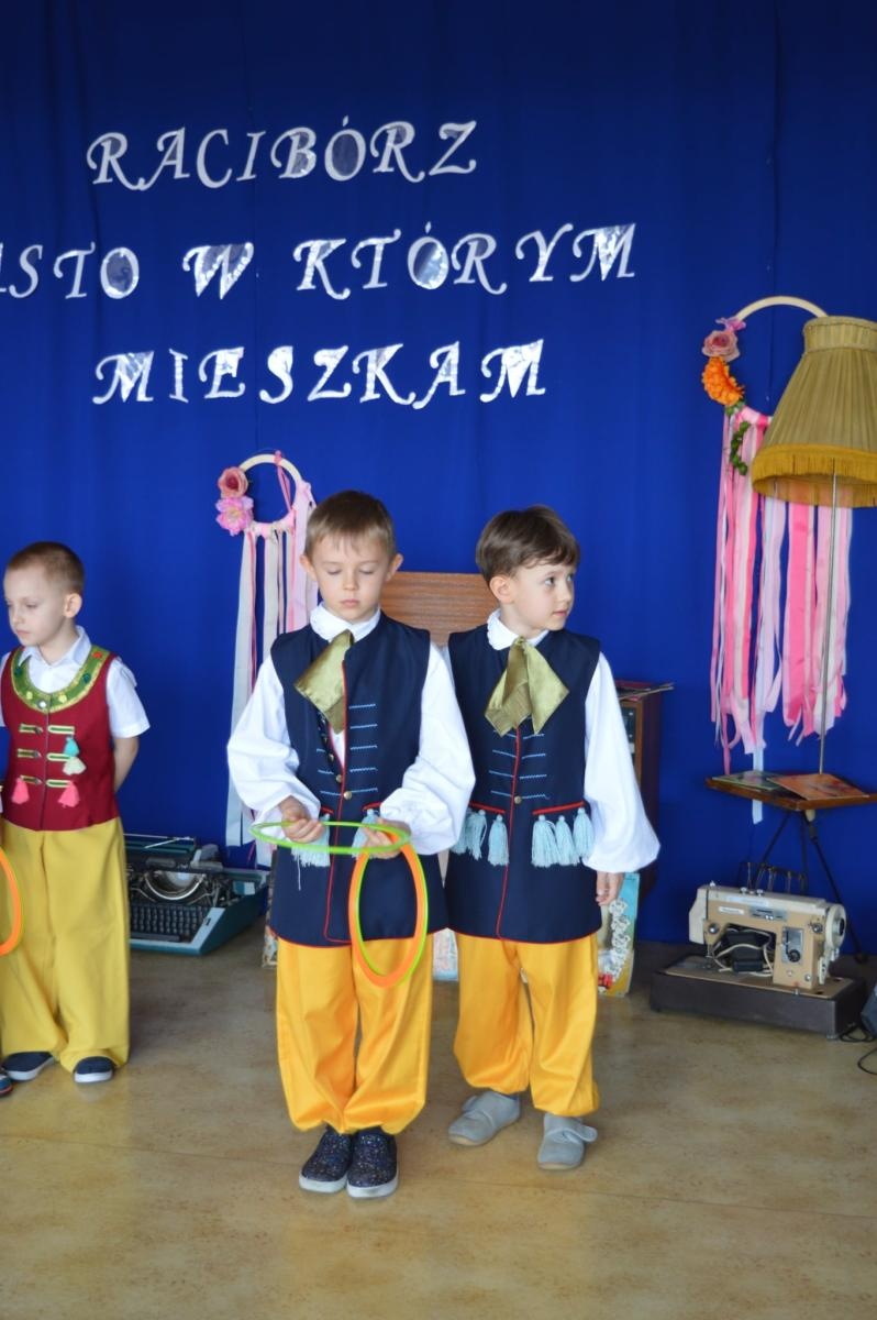 Zdjęcie w galerii na portalu naszraciborz.pl: Racibórz – miasto, w którym mieszkam. Konkurs międzyprzedszkolny pełen wiedzy i zabawy wiadomości z regionu