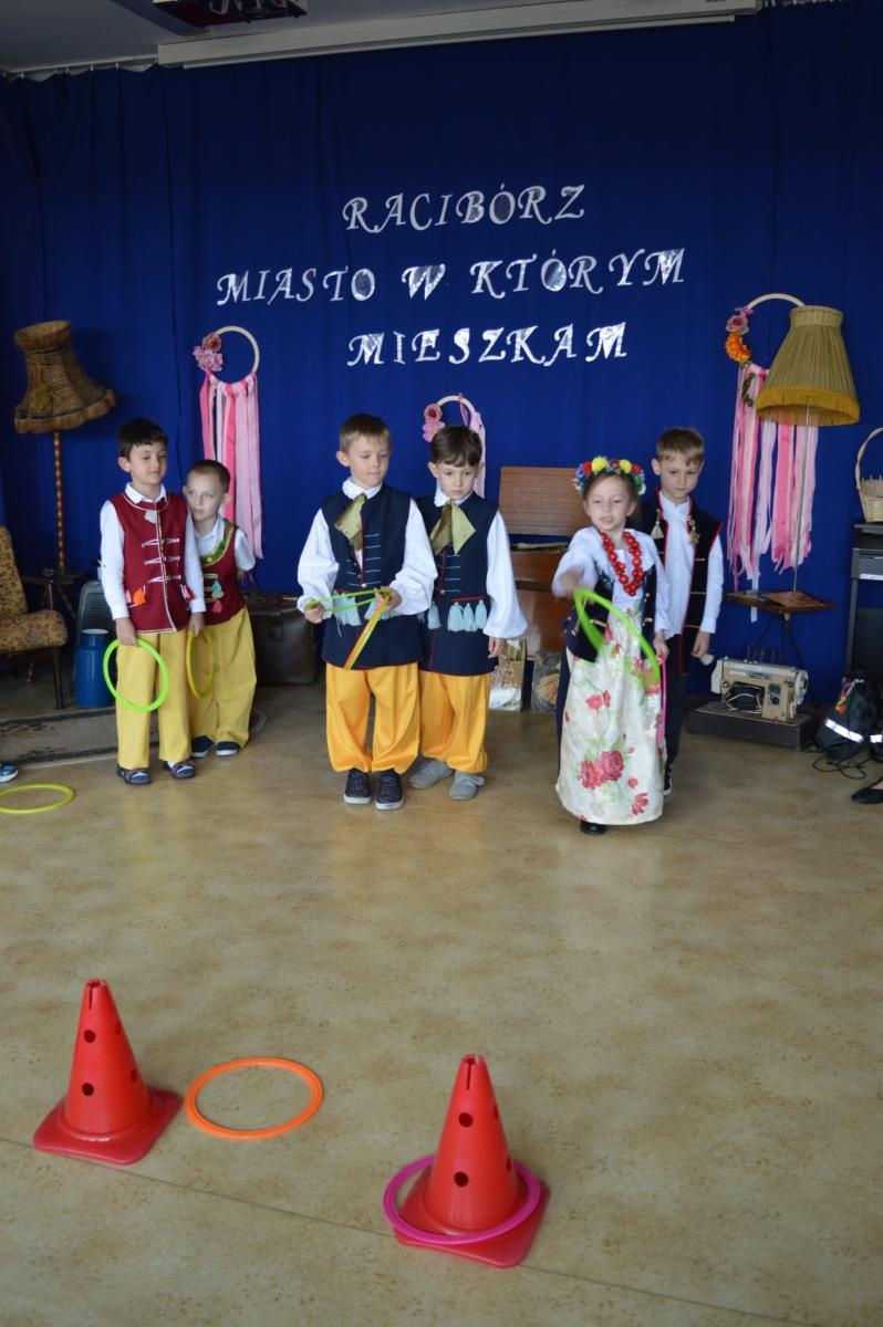 Zdjęcie w galerii na portalu naszraciborz.pl: Racibórz – miasto, w którym mieszkam. Konkurs międzyprzedszkolny pełen wiedzy i zabawy wiadomości z regionu