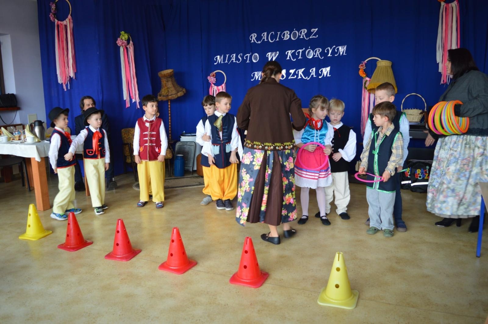 Zdjęcie w galerii na portalu naszraciborz.pl: Racibórz – miasto, w którym mieszkam. Konkurs międzyprzedszkolny pełen wiedzy i zabawy wiadomości z regionu