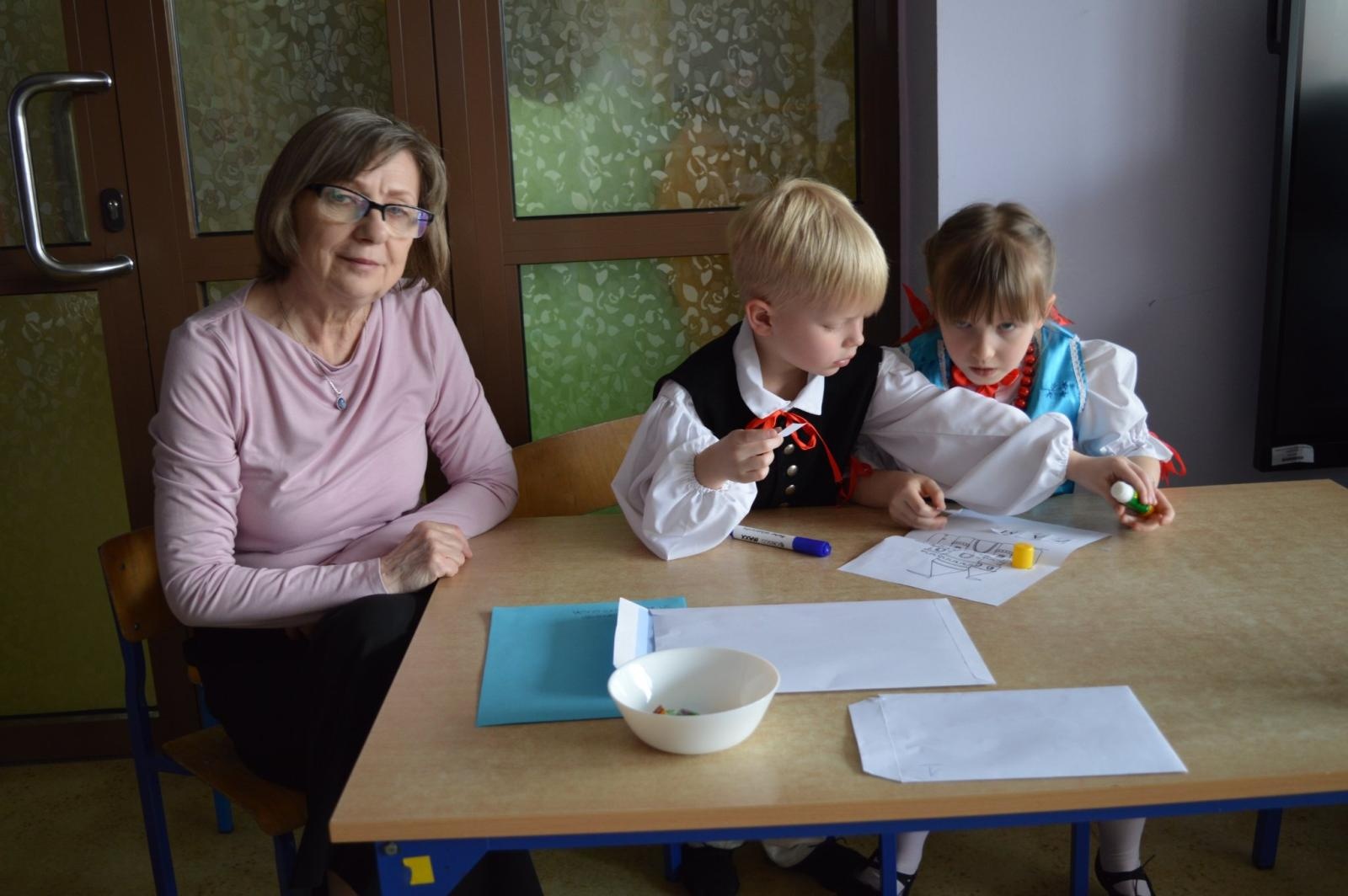 Zdjęcie w galerii na portalu naszraciborz.pl: Racibórz – miasto, w którym mieszkam. Konkurs międzyprzedszkolny pełen wiedzy i zabawy wiadomości z regionu