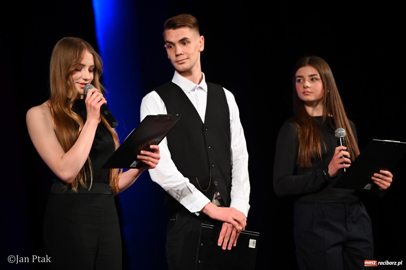 Zdjęcie w galerii na portalu naszraciborz.pl: Młodzieżowy koncert charytatywny The OfflineZone w Raciborzu [FOTO i WIDEO] wiadomości z regionu