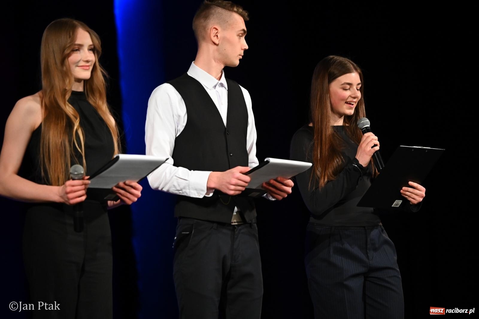 Zdjęcie w galerii na portalu naszraciborz.pl: Młodzieżowy koncert charytatywny The OfflineZone w Raciborzu [FOTO i WIDEO] wiadomości z regionu