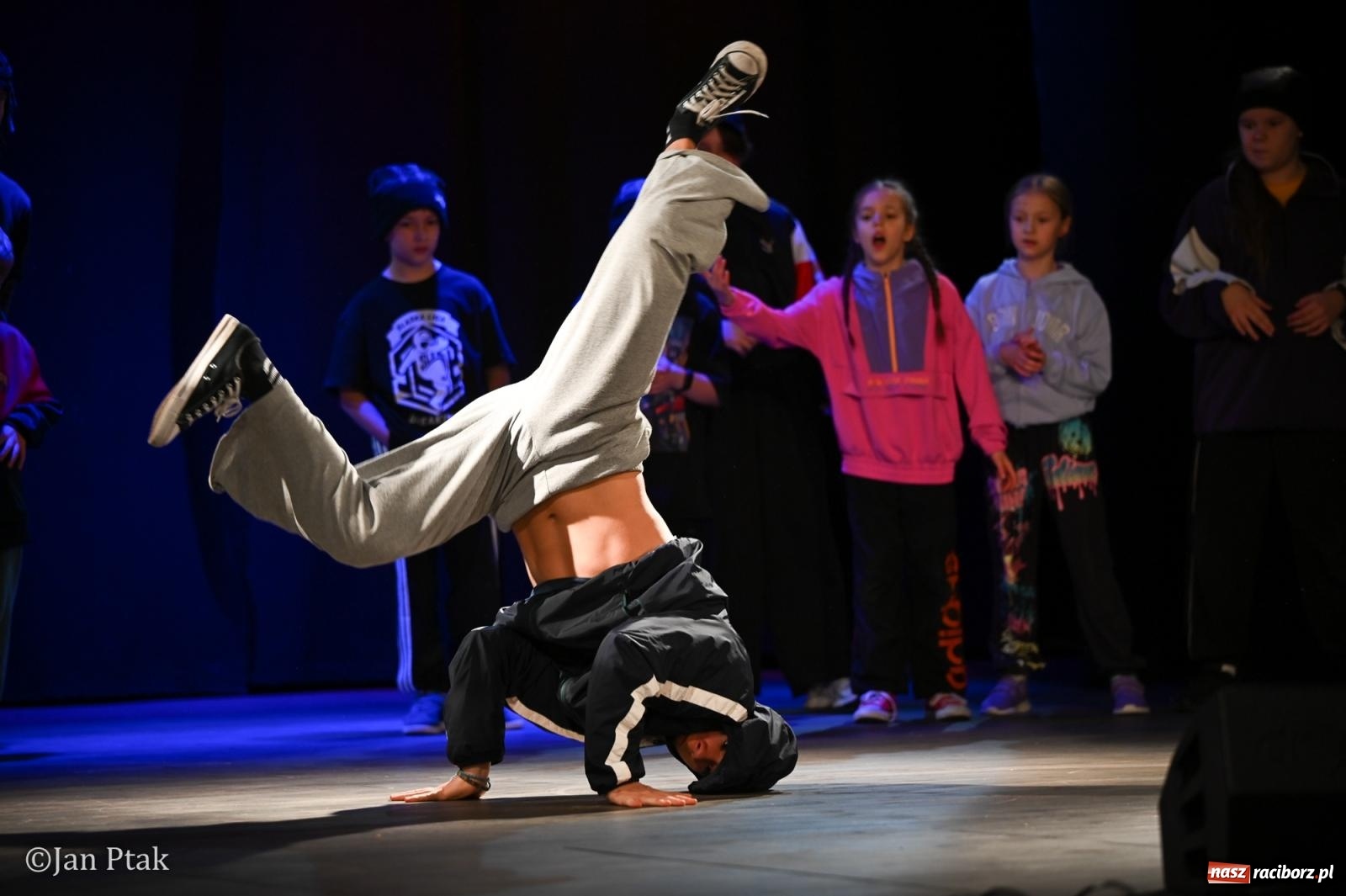 Zdjęcie w galerii na portalu naszraciborz.pl: Młodzieżowy koncert charytatywny The OfflineZone w Raciborzu [FOTO i WIDEO] wiadomości z regionu