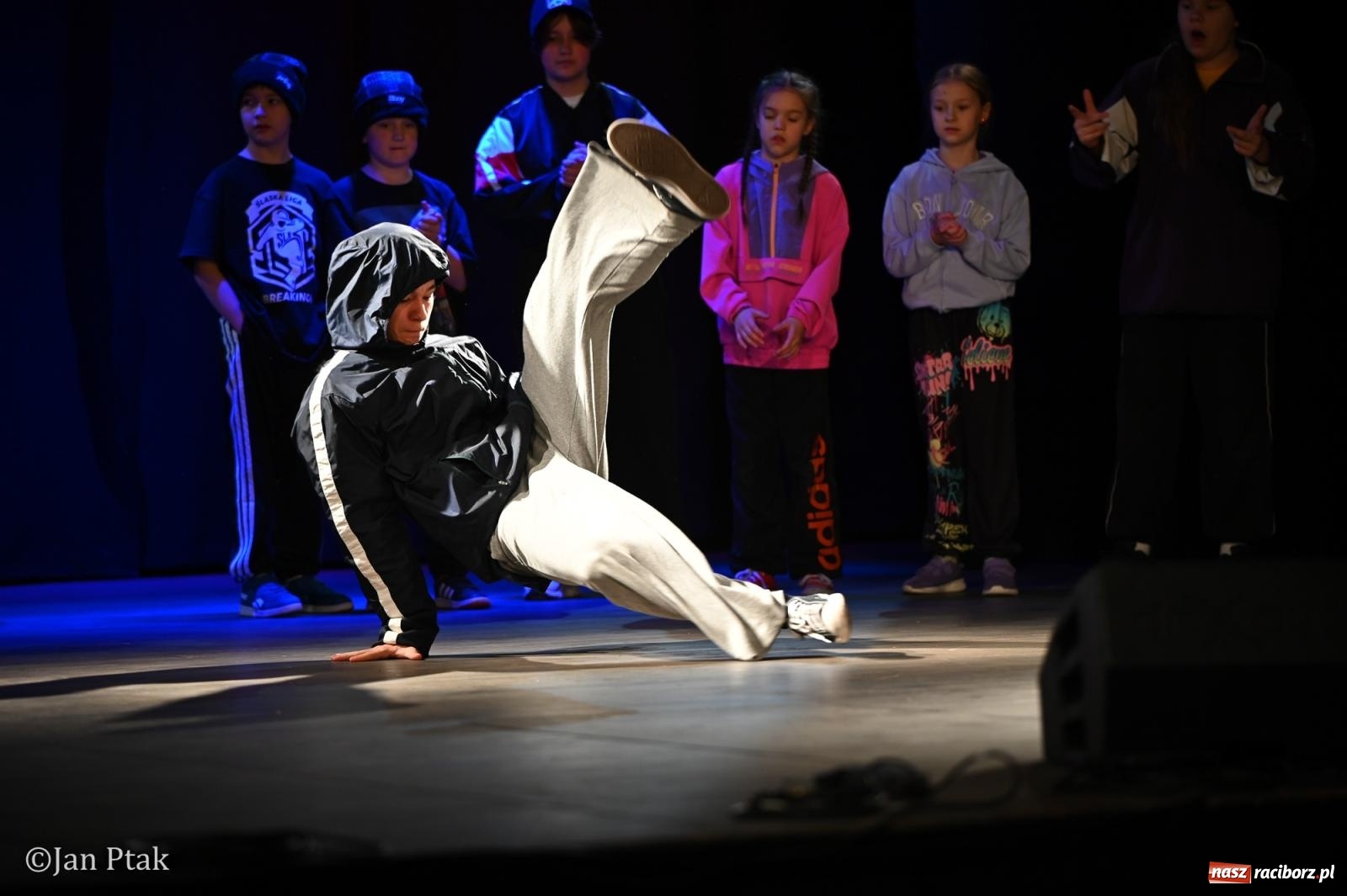 Zdjęcie w galerii na portalu naszraciborz.pl: Młodzieżowy koncert charytatywny The OfflineZone w Raciborzu [FOTO i WIDEO] wiadomości z regionu