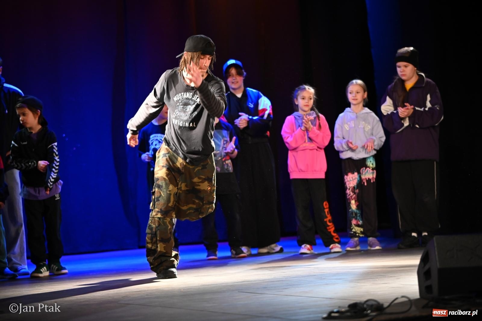 Zdjęcie w galerii na portalu naszraciborz.pl: Młodzieżowy koncert charytatywny The OfflineZone w Raciborzu [FOTO i WIDEO] wiadomości z regionu