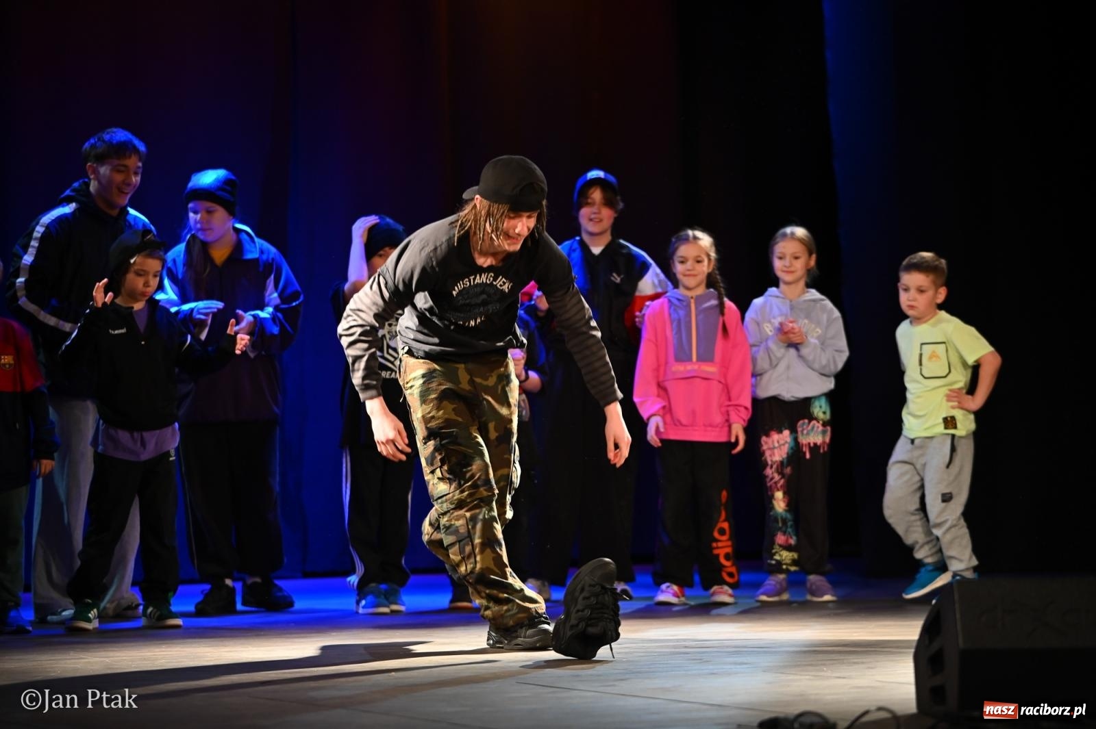 Zdjęcie w galerii na portalu naszraciborz.pl: Młodzieżowy koncert charytatywny The OfflineZone w Raciborzu [FOTO i WIDEO] wiadomości z regionu