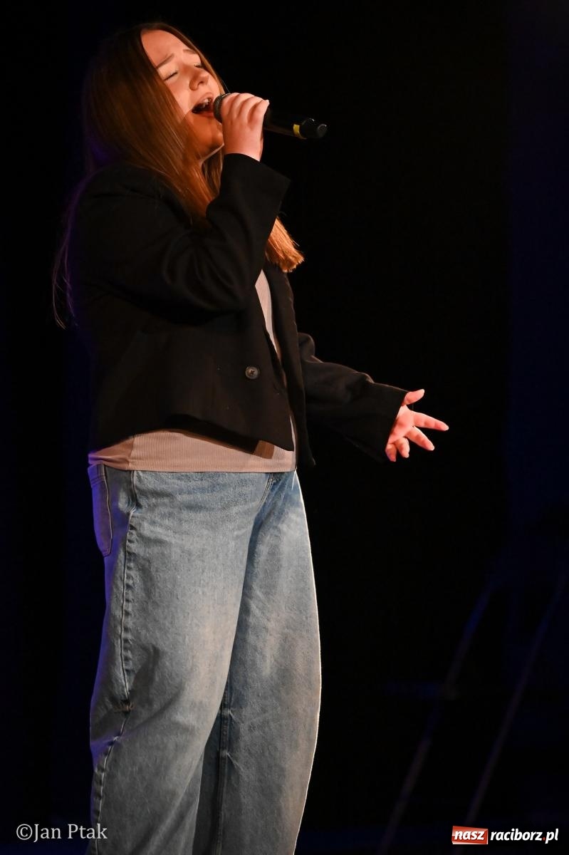 Zdjęcie w galerii na portalu naszraciborz.pl: Młodzieżowy koncert charytatywny The OfflineZone w Raciborzu [FOTO i WIDEO] wiadomości z regionu