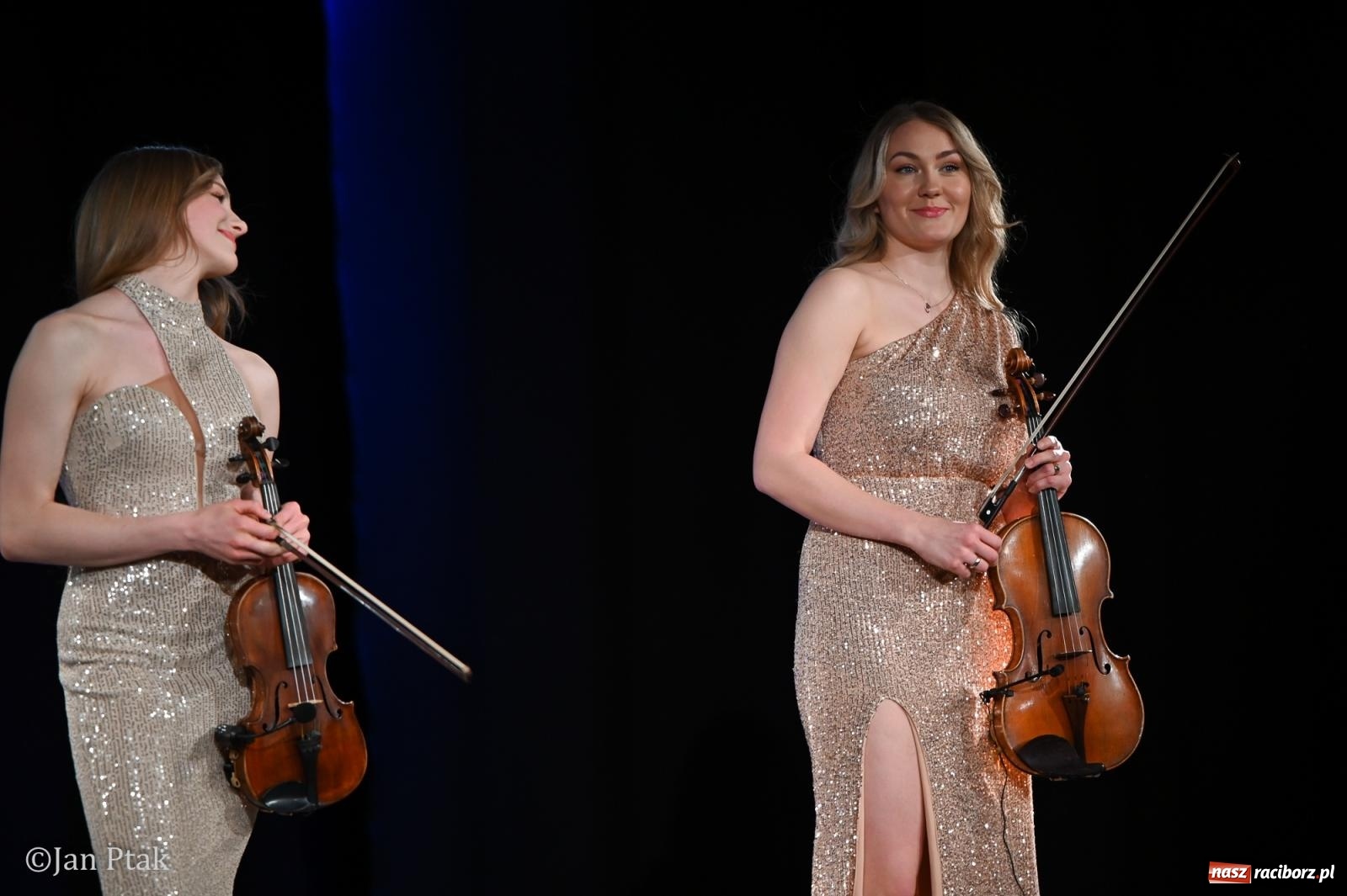 Zdjęcie w galerii na portalu naszraciborz.pl: Młodzieżowy koncert charytatywny The OfflineZone w Raciborzu [FOTO i WIDEO] wiadomości z regionu