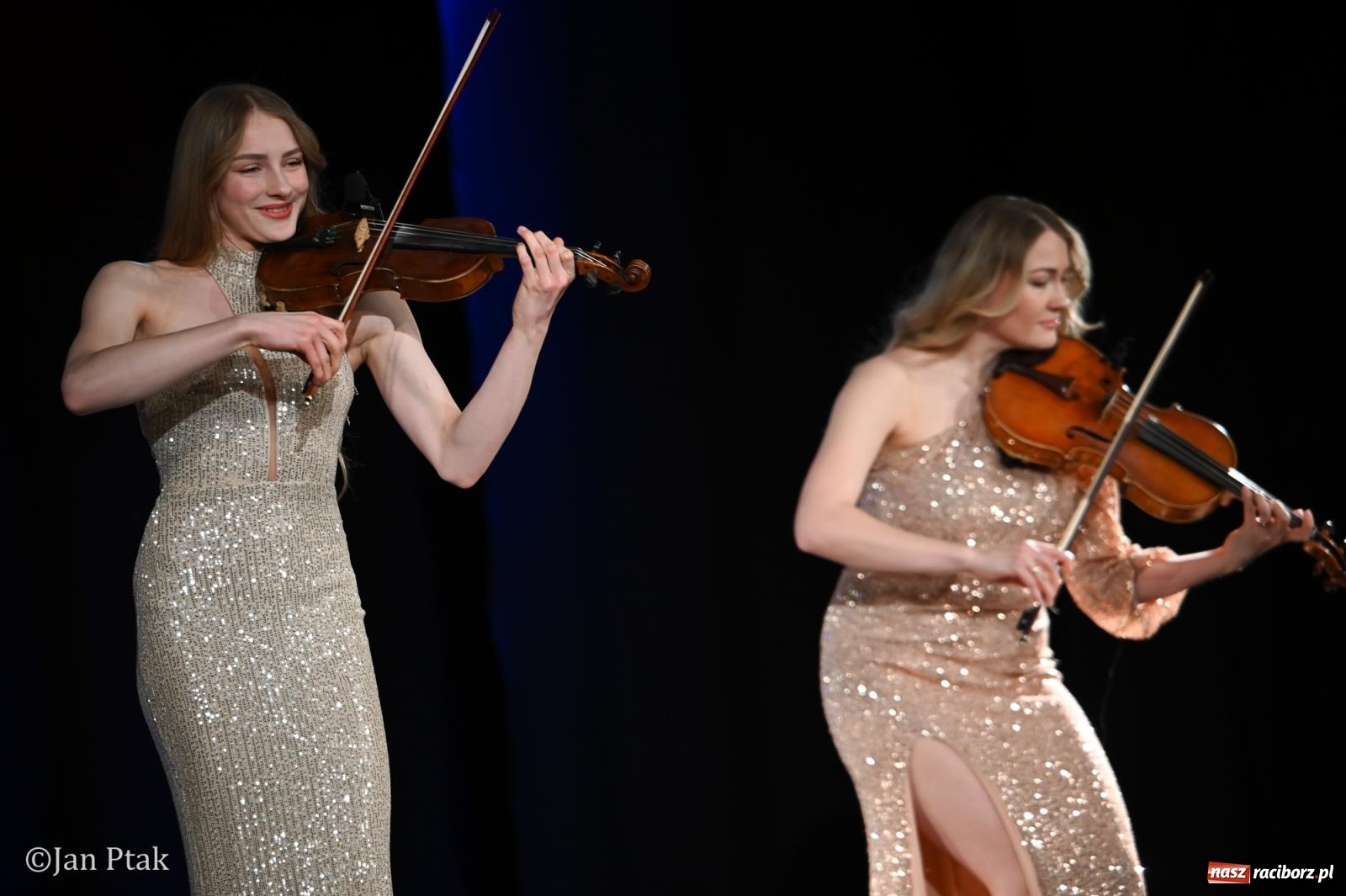 Zdjęcie w galerii na portalu naszraciborz.pl: Młodzieżowy koncert charytatywny The OfflineZone w Raciborzu [FOTO i WIDEO] wiadomości z regionu