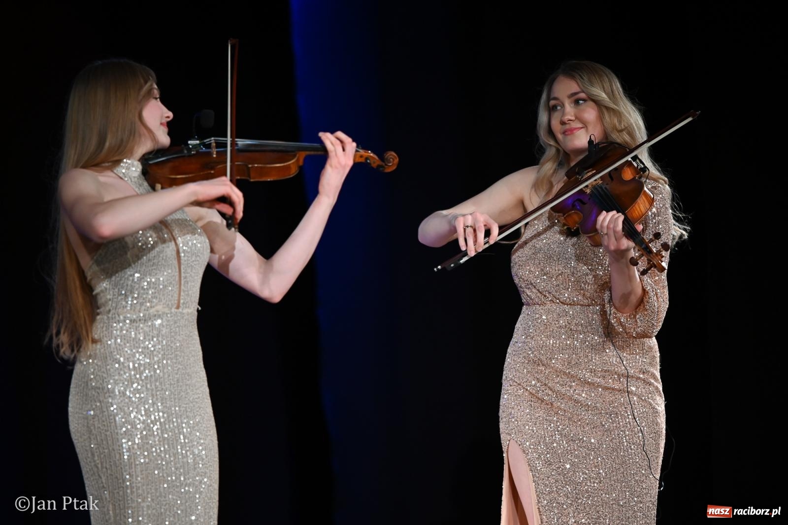 Zdjęcie w galerii na portalu naszraciborz.pl: Młodzieżowy koncert charytatywny The OfflineZone w Raciborzu [FOTO i WIDEO] wiadomości z regionu