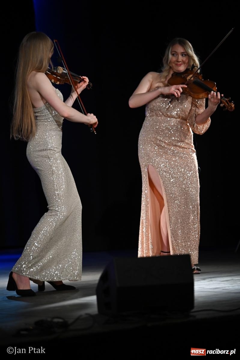 Zdjęcie w galerii na portalu naszraciborz.pl: Młodzieżowy koncert charytatywny The OfflineZone w Raciborzu [FOTO i WIDEO] wiadomości z regionu