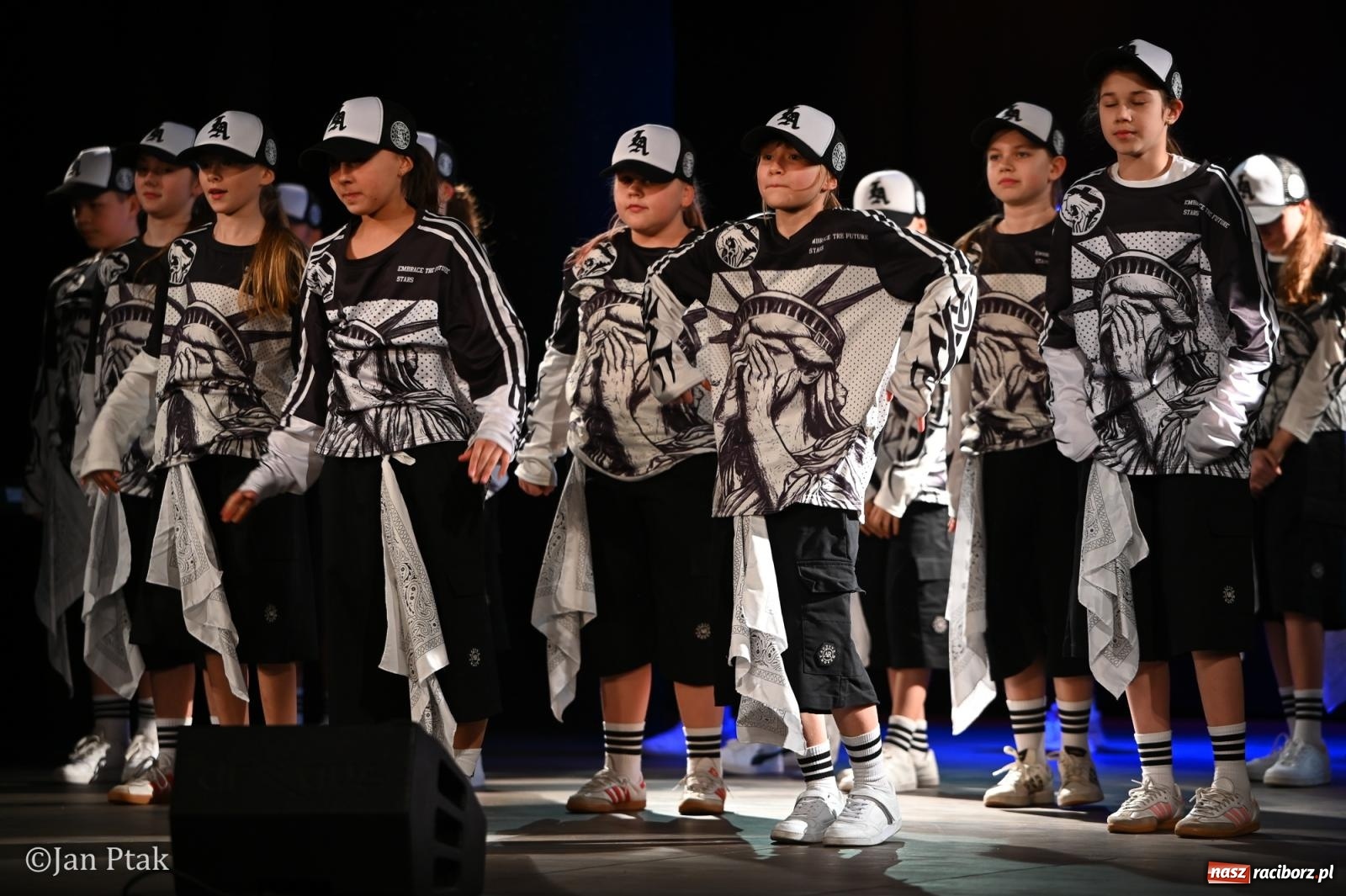 Zdjęcie w galerii na portalu naszraciborz.pl: Młodzieżowy koncert charytatywny The OfflineZone w Raciborzu [FOTO i WIDEO] wiadomości z regionu