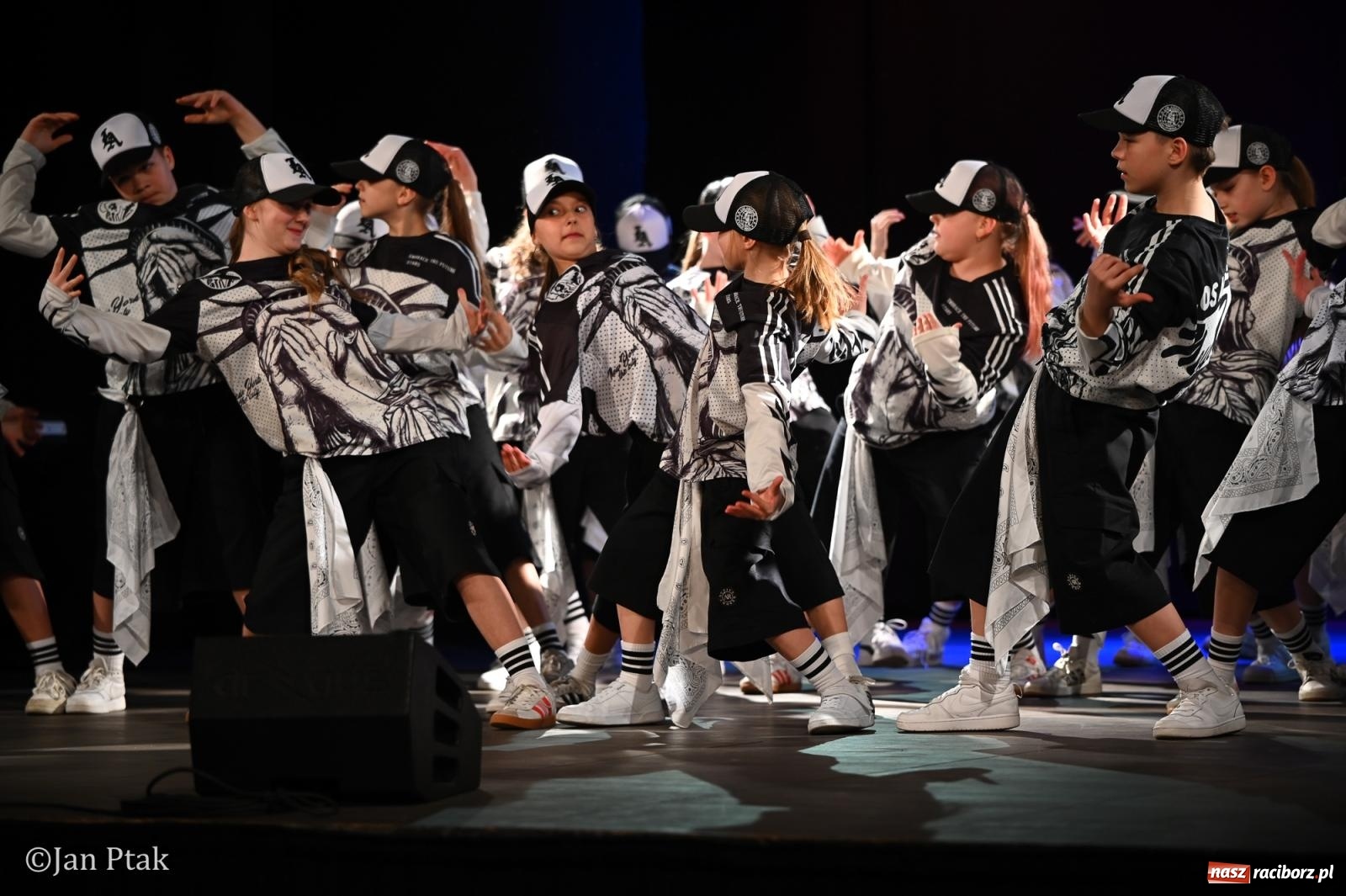 Zdjęcie w galerii na portalu naszraciborz.pl: Młodzieżowy koncert charytatywny The OfflineZone w Raciborzu [FOTO i WIDEO] wiadomości z regionu