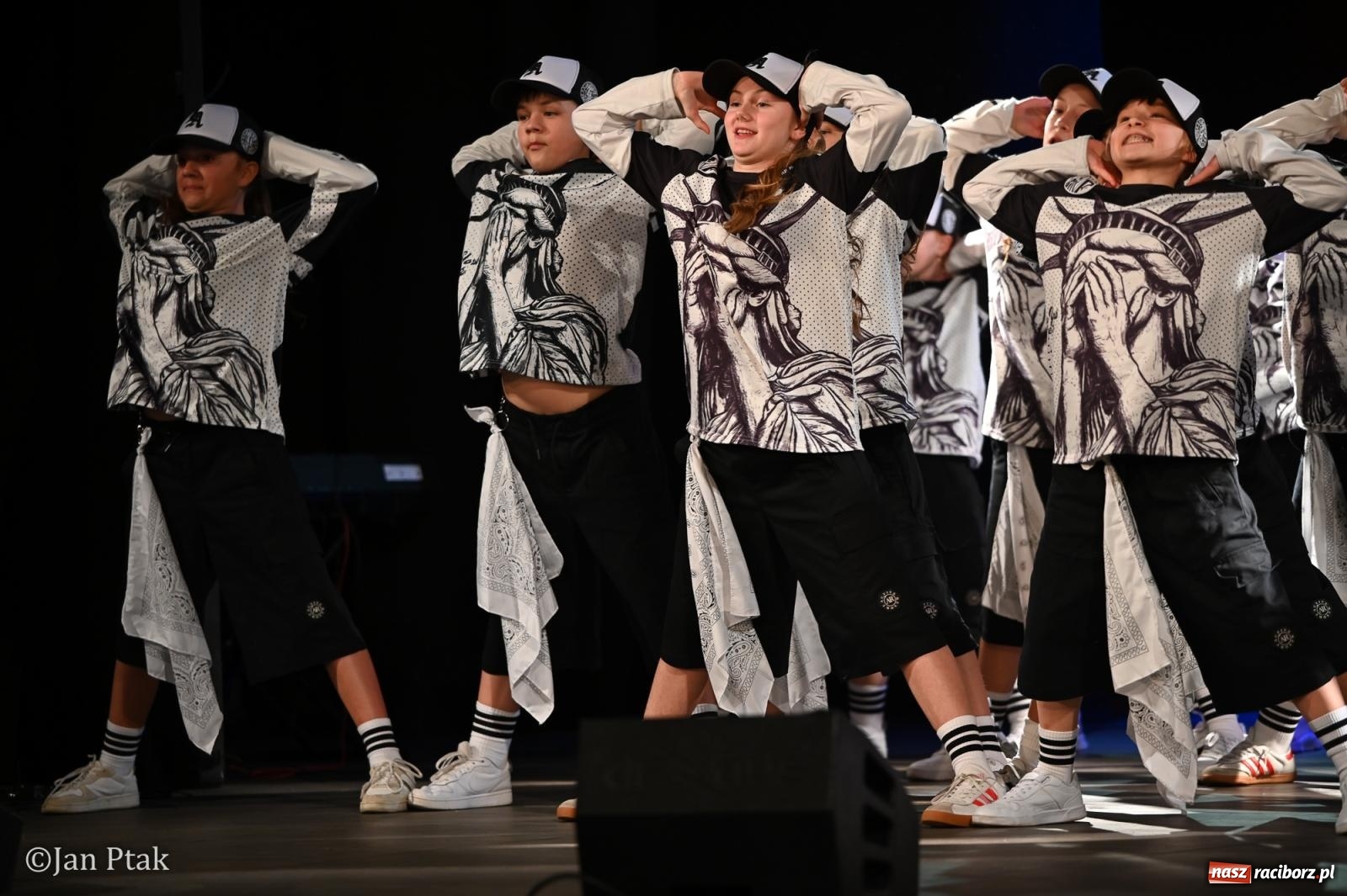 Zdjęcie w galerii na portalu naszraciborz.pl: Młodzieżowy koncert charytatywny The OfflineZone w Raciborzu [FOTO i WIDEO] wiadomości z regionu