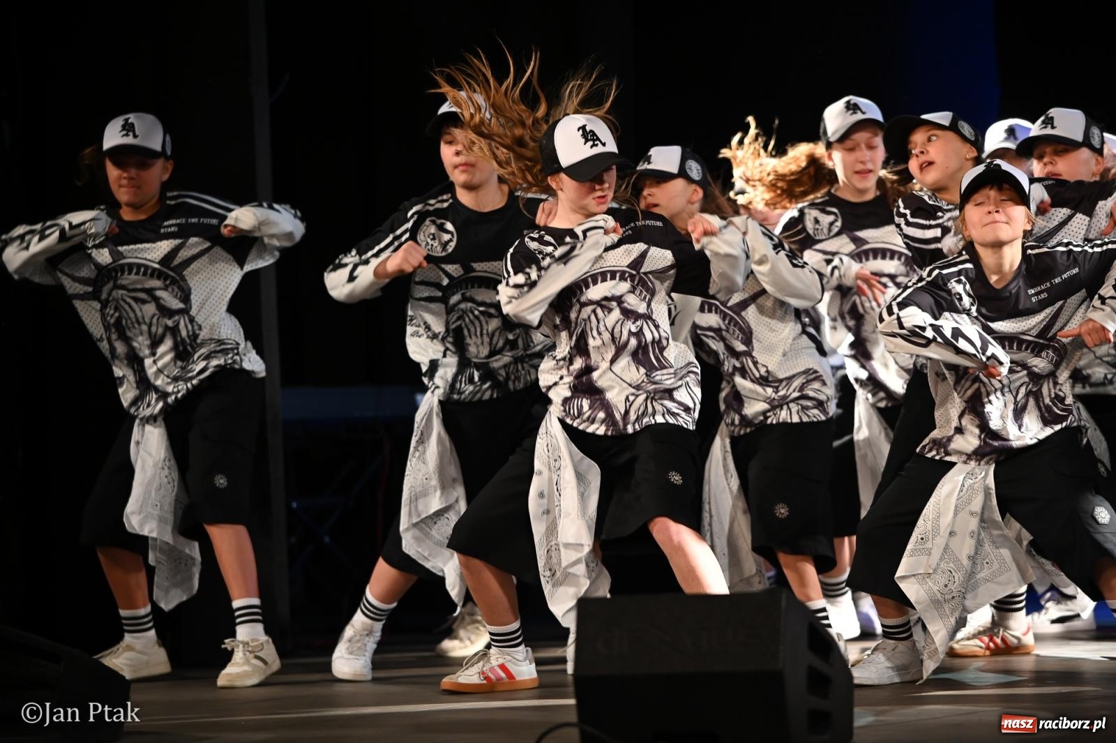 Zdjęcie w galerii na portalu naszraciborz.pl: Młodzieżowy koncert charytatywny The OfflineZone w Raciborzu [FOTO i WIDEO] wiadomości z regionu