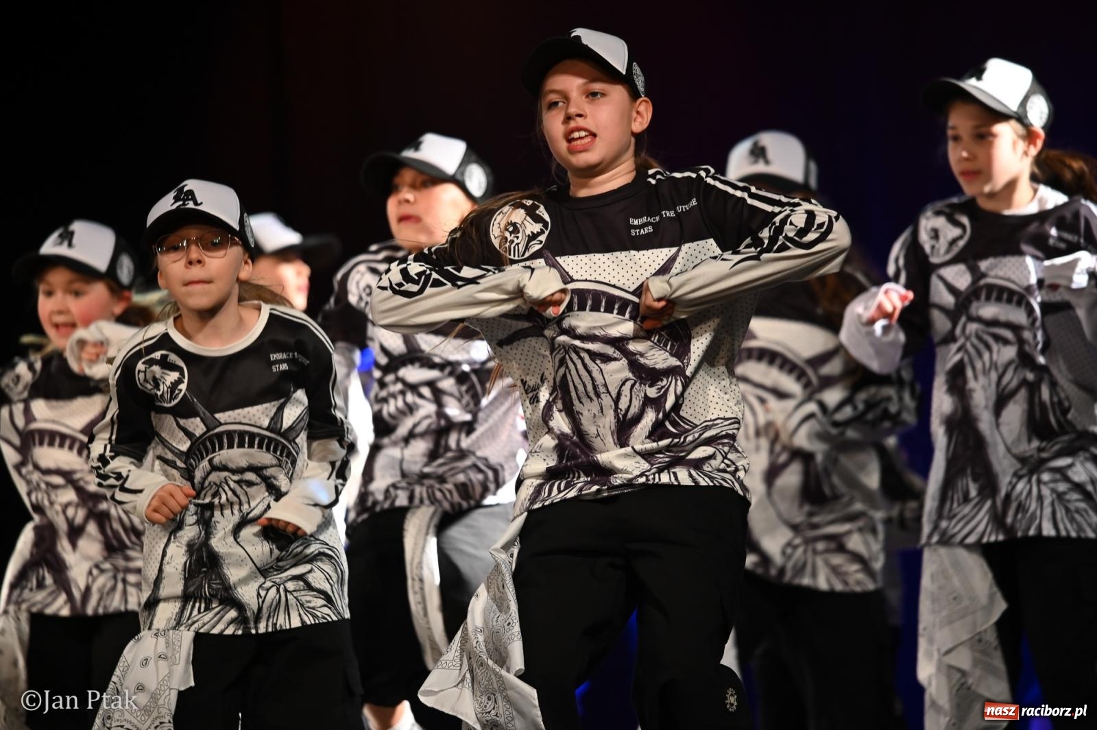 Zdjęcie w galerii na portalu naszraciborz.pl: Młodzieżowy koncert charytatywny The OfflineZone w Raciborzu [FOTO i WIDEO] wiadomości z regionu