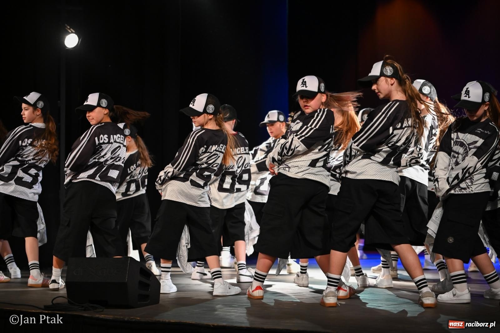 Zdjęcie w galerii na portalu naszraciborz.pl: Młodzieżowy koncert charytatywny The OfflineZone w Raciborzu [FOTO i WIDEO] wiadomości z regionu