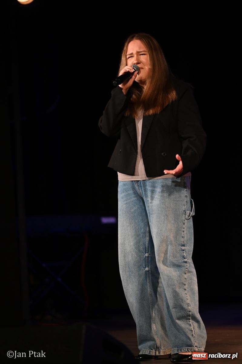 Zdjęcie w galerii na portalu naszraciborz.pl: Młodzieżowy koncert charytatywny The OfflineZone w Raciborzu [FOTO i WIDEO] wiadomości z regionu