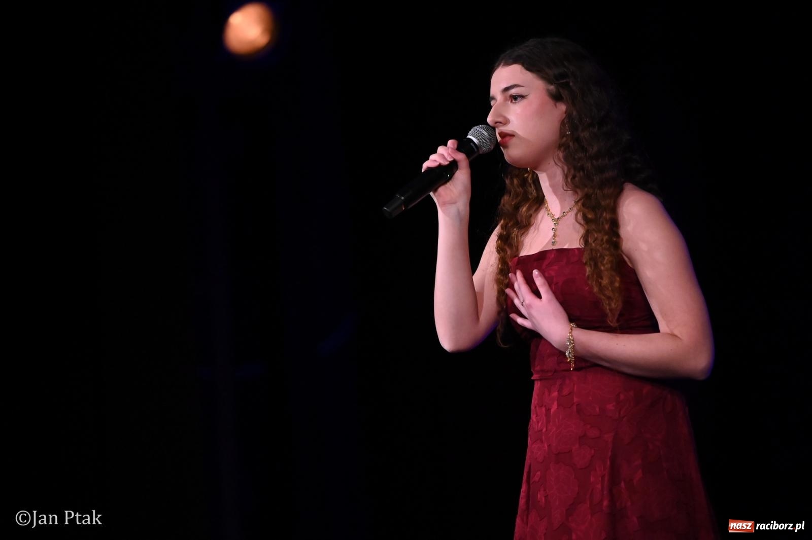 Zdjęcie w galerii na portalu naszraciborz.pl: Młodzieżowy koncert charytatywny The OfflineZone w Raciborzu [FOTO i WIDEO] wiadomości z regionu