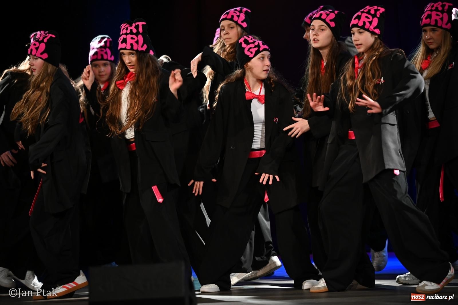 Zdjęcie w galerii na portalu naszraciborz.pl: Młodzieżowy koncert charytatywny The OfflineZone w Raciborzu [FOTO i WIDEO] wiadomości z regionu