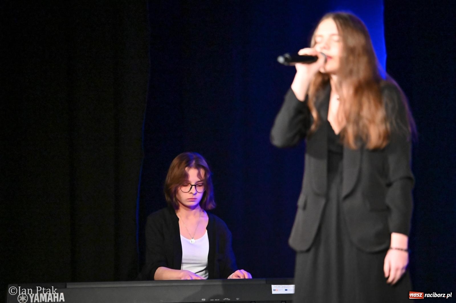 Zdjęcie w galerii na portalu naszraciborz.pl: Młodzieżowy koncert charytatywny The OfflineZone w Raciborzu [FOTO i WIDEO] wiadomości z regionu