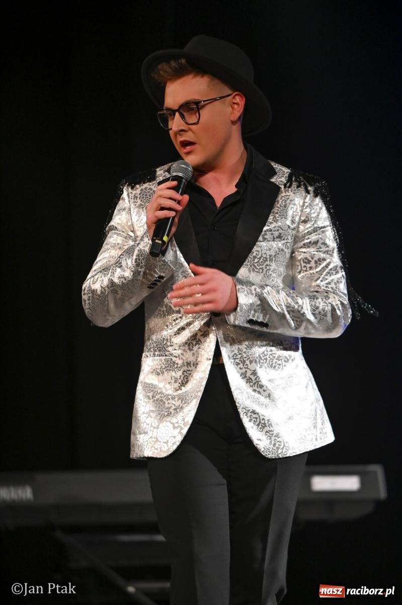 Zdjęcie w galerii na portalu naszraciborz.pl: Młodzieżowy koncert charytatywny The OfflineZone w Raciborzu [FOTO i WIDEO] wiadomości z regionu