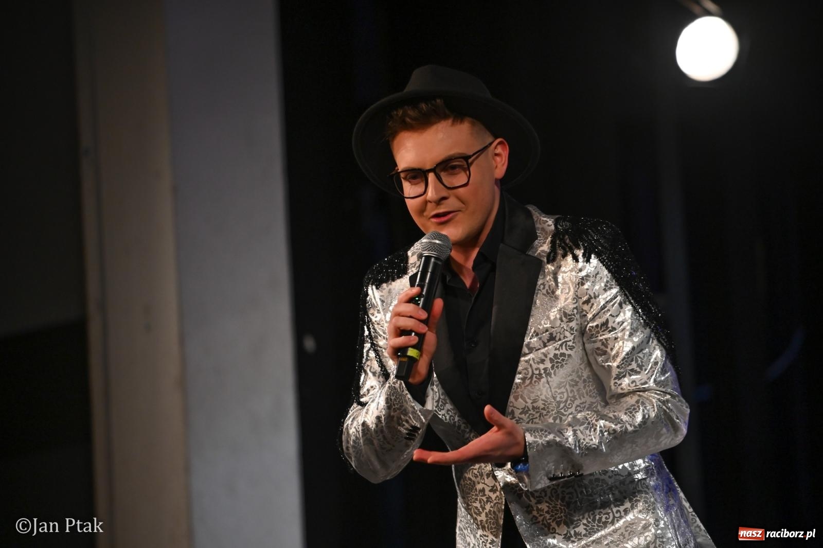 Zdjęcie w galerii na portalu naszraciborz.pl: Młodzieżowy koncert charytatywny The OfflineZone w Raciborzu [FOTO i WIDEO] wiadomości z regionu