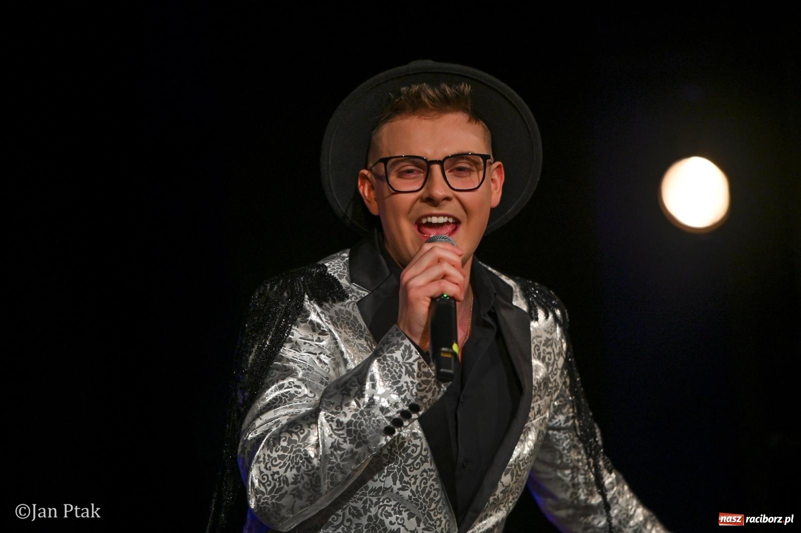 Zdjęcie w galerii na portalu naszraciborz.pl: Młodzieżowy koncert charytatywny The OfflineZone w Raciborzu [FOTO i WIDEO] wiadomości z regionu