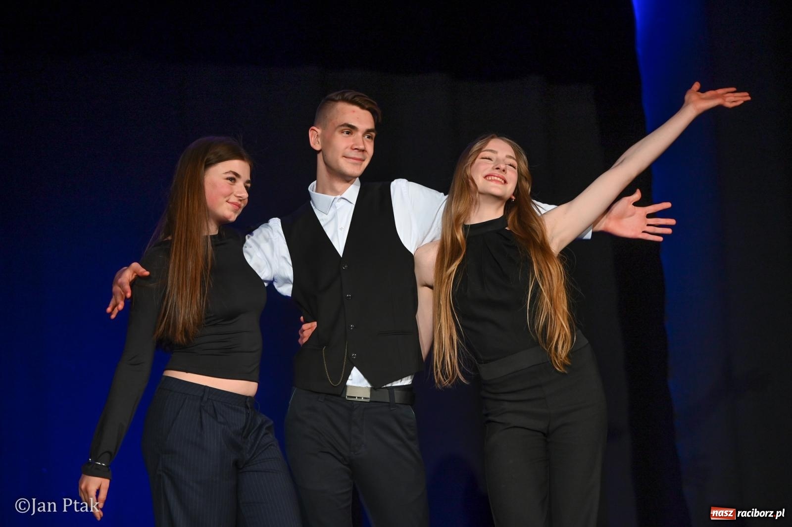 Zdjęcie w galerii na portalu naszraciborz.pl: Młodzieżowy koncert charytatywny The OfflineZone w Raciborzu [FOTO i WIDEO] wiadomości z regionu