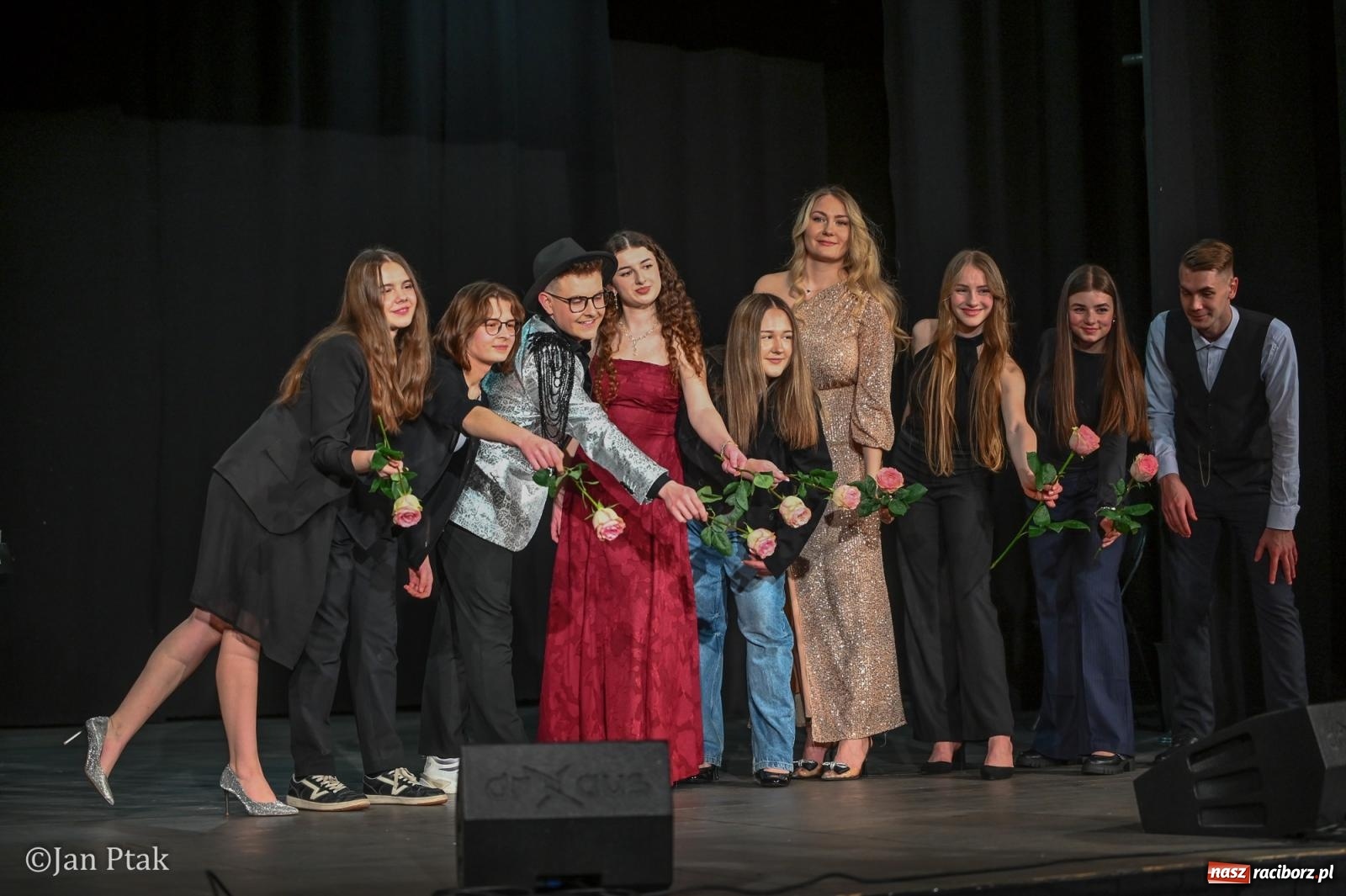 Zdjęcie w galerii na portalu naszraciborz.pl: Młodzieżowy koncert charytatywny The OfflineZone w Raciborzu [FOTO i WIDEO] wiadomości z regionu