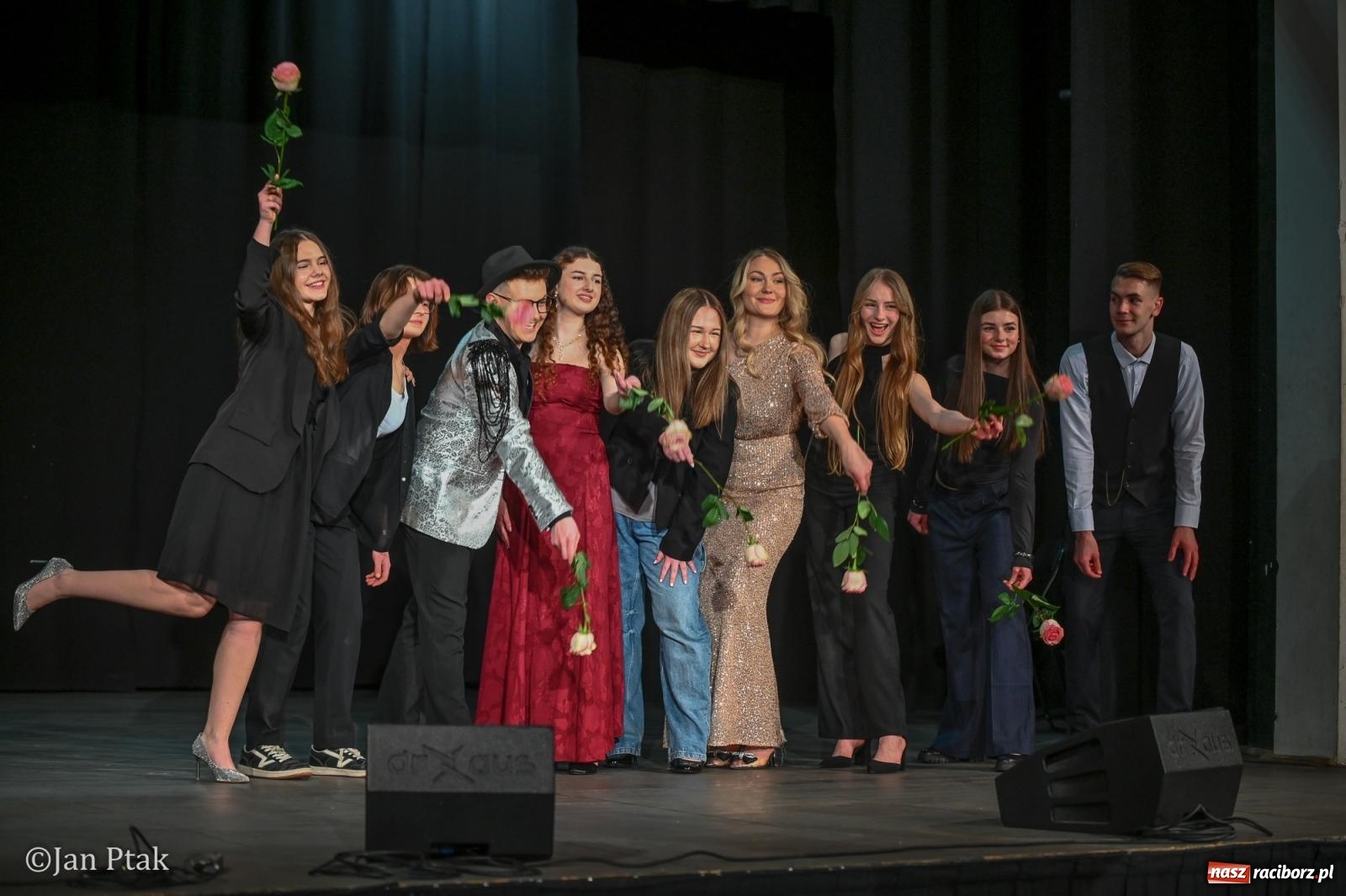 Zdjęcie w galerii na portalu naszraciborz.pl: Młodzieżowy koncert charytatywny The OfflineZone w Raciborzu [FOTO i WIDEO] wiadomości z regionu