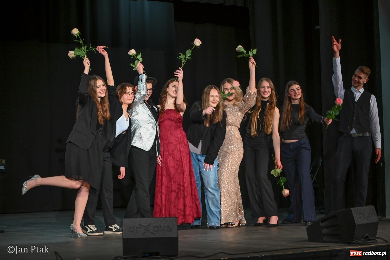 Zdjęcie w galerii na portalu naszraciborz.pl: Młodzieżowy koncert charytatywny The OfflineZone w Raciborzu [FOTO i WIDEO] wiadomości z regionu