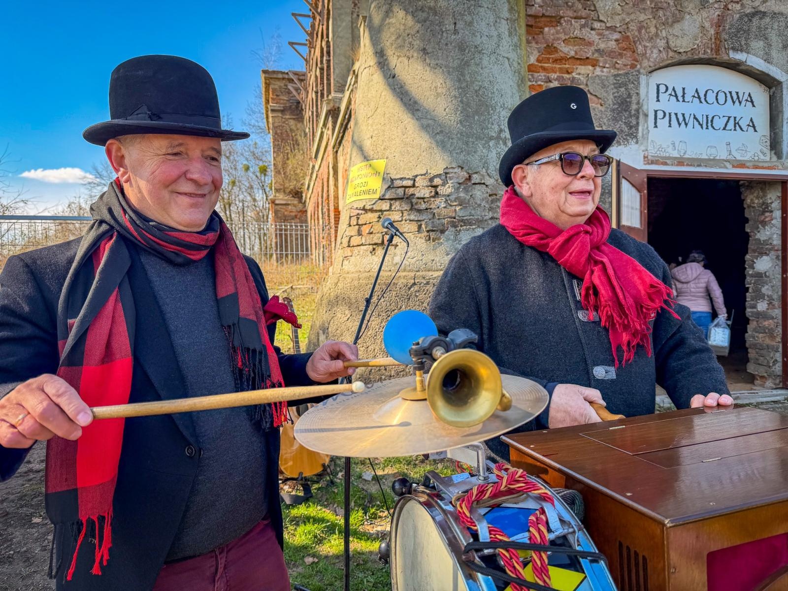 Zdjęcie w galerii na portalu naszraciborz.pl: Jarmark w Sławikowie przyciąga mieszkańców. Sprzyja pogoda i wyjątkowa atmosfera wiadomości z regionu