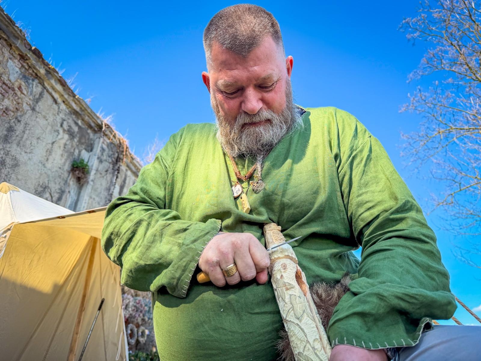Zdjęcie w galerii na portalu naszraciborz.pl: Jarmark w Sławikowie przyciąga mieszkańców. Sprzyja pogoda i wyjątkowa atmosfera wiadomości z regionu