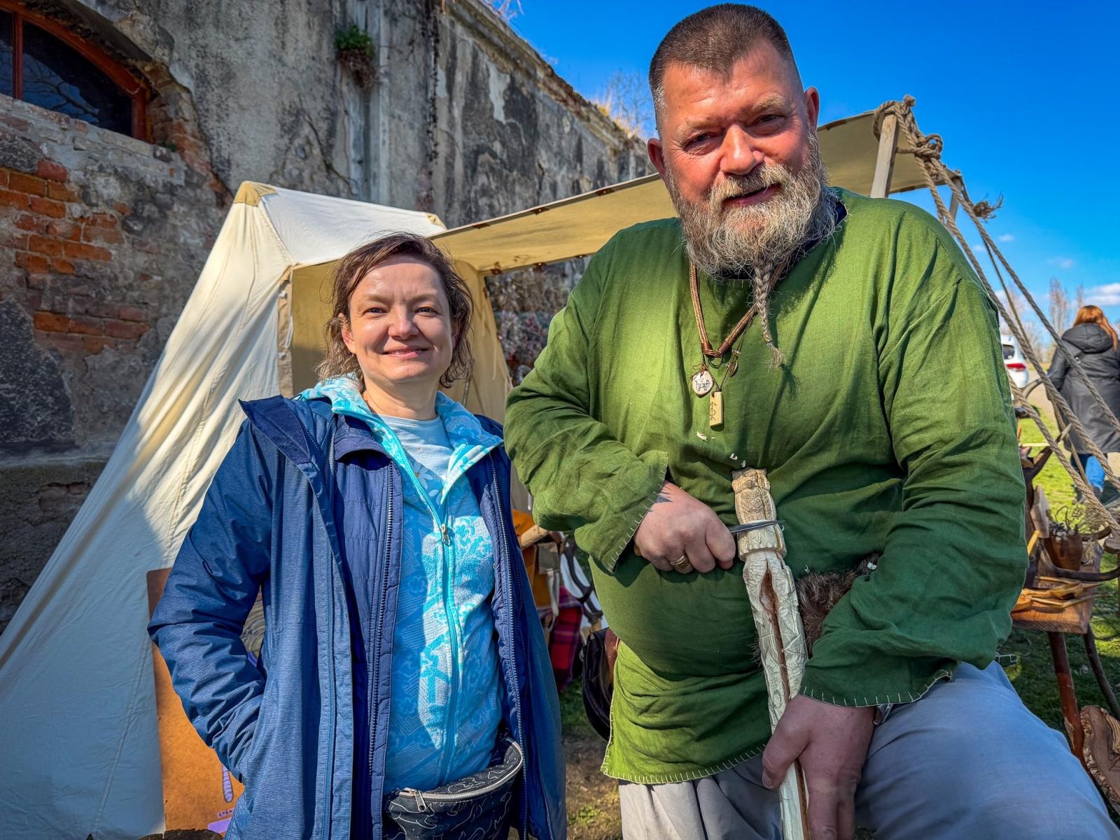 Zdjęcie w galerii na portalu naszraciborz.pl: Jarmark w Sławikowie przyciąga mieszkańców. Sprzyja pogoda i wyjątkowa atmosfera wiadomości z regionu