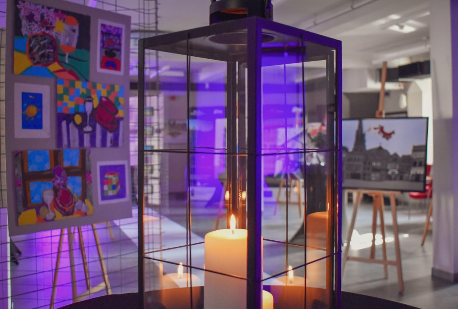 Zdjęcie w galerii na portalu naszraciborz.pl: Magiczny wernisaż prac młodych twórców w zamkowej słodowni [FOTO i WIDEO] wiadomości z regionu